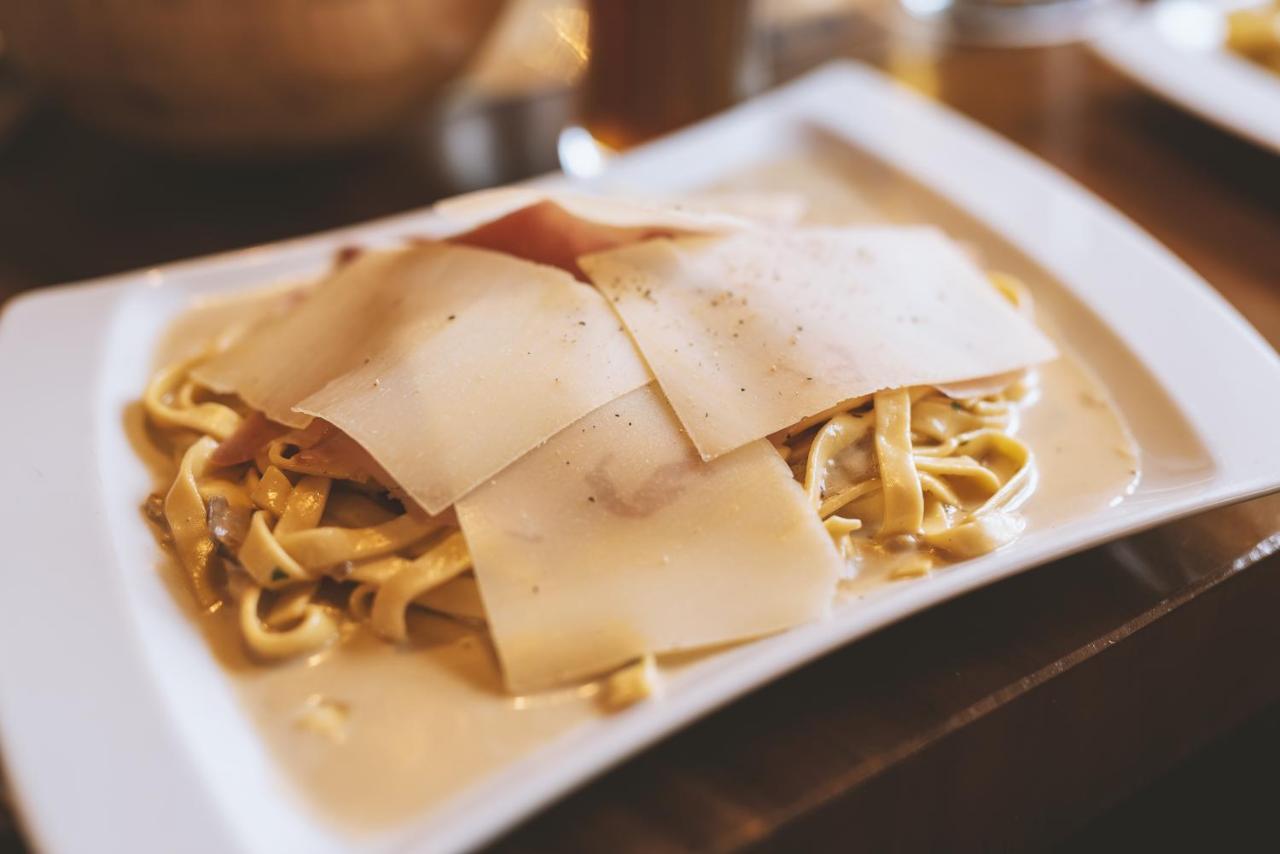 Zum Kleinen Italiener - Ristorante Pizzeria Pension Geinberg Exteriör bild